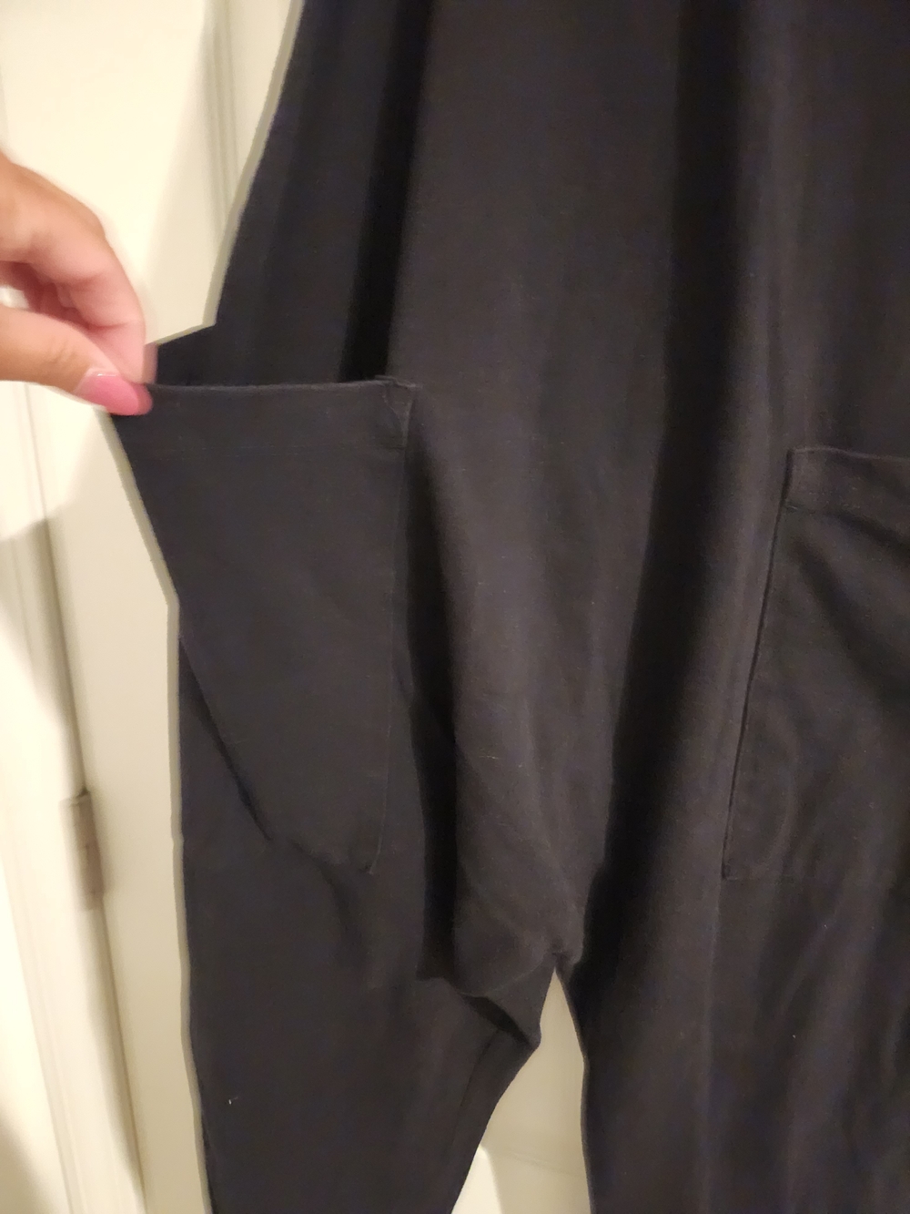 Relaxed Black Women's Pocket Jumpsuit - Picture 3 of 4